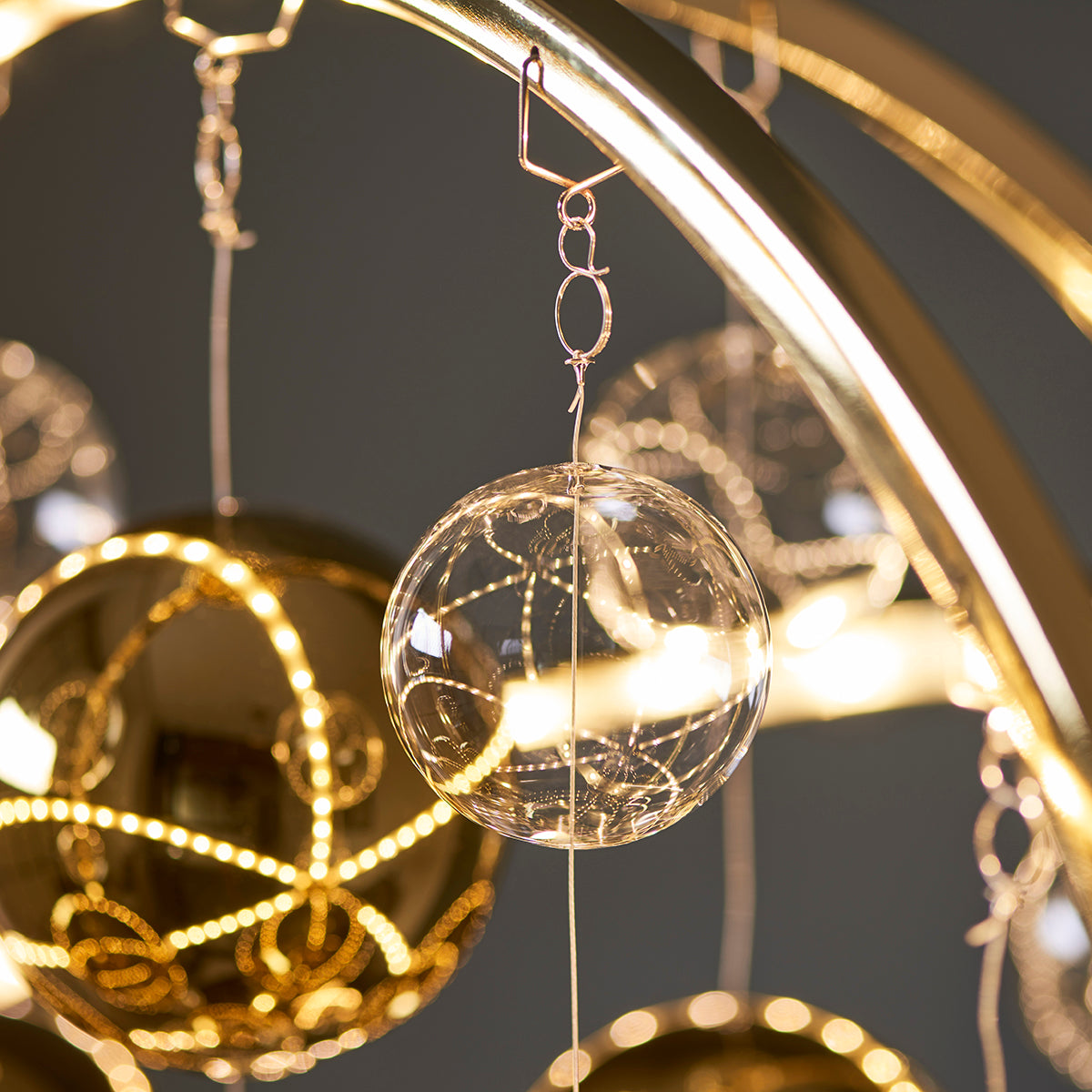 Gold effect plate with clear & gold glass