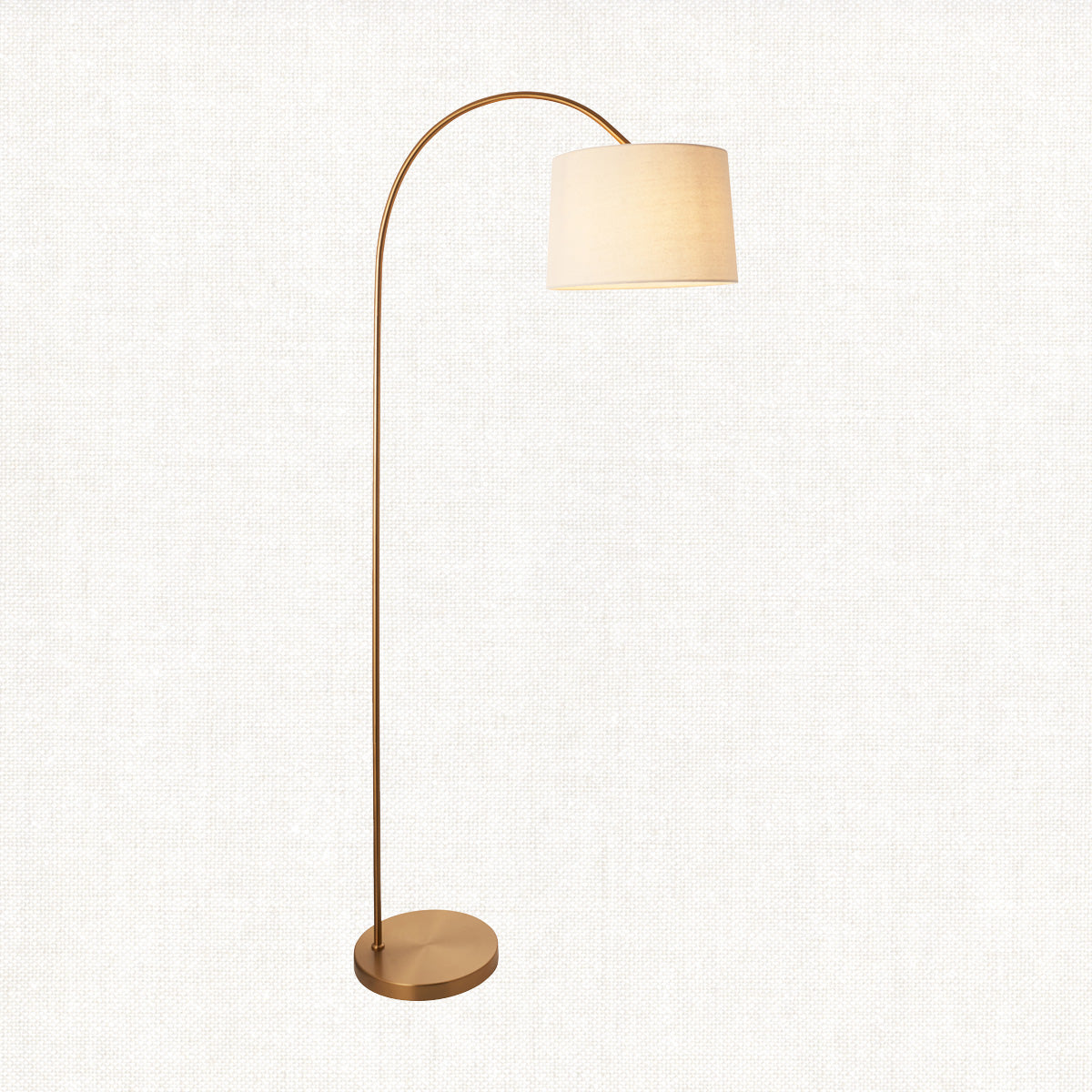 Warm brass plate & natural fabric