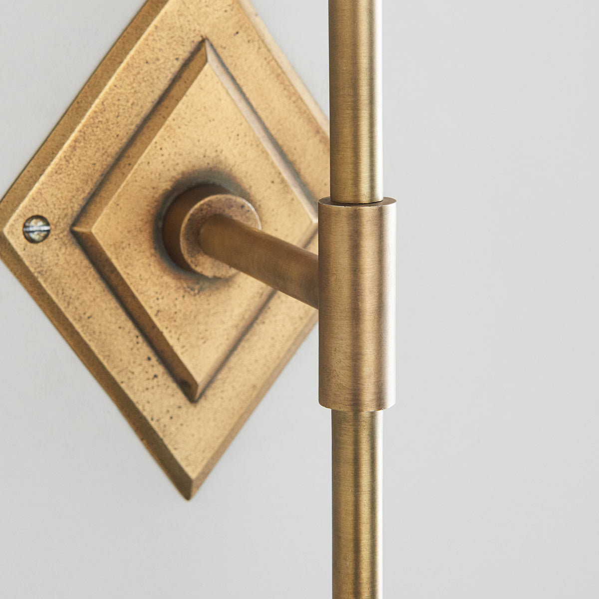 Diamonte Alto Wall Light Fitting