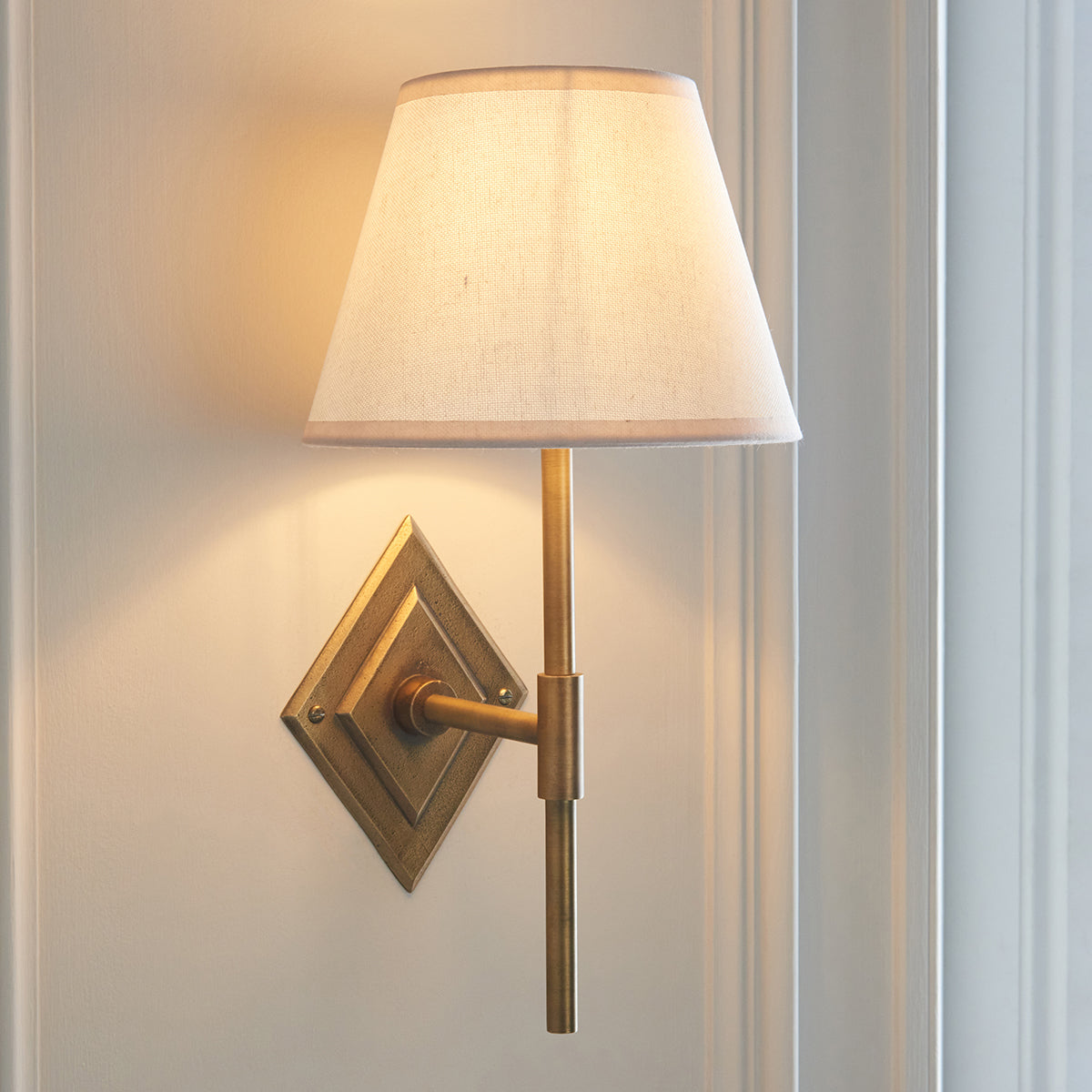 Diamonte Alto & Iva 20cm Wall