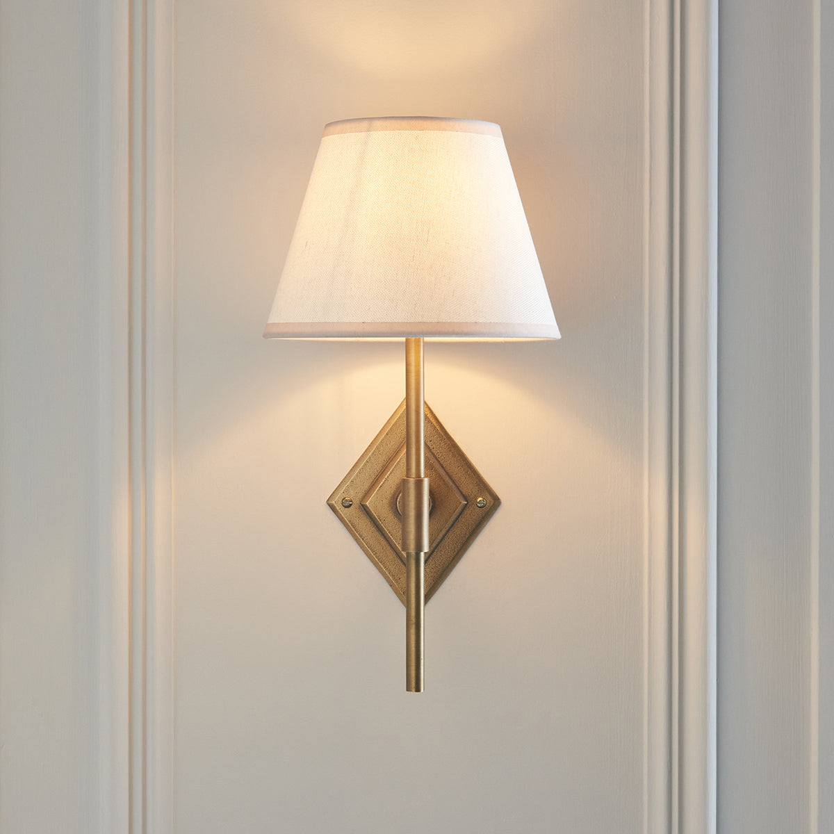 Diamonte Alto & Iva 20cm Wall