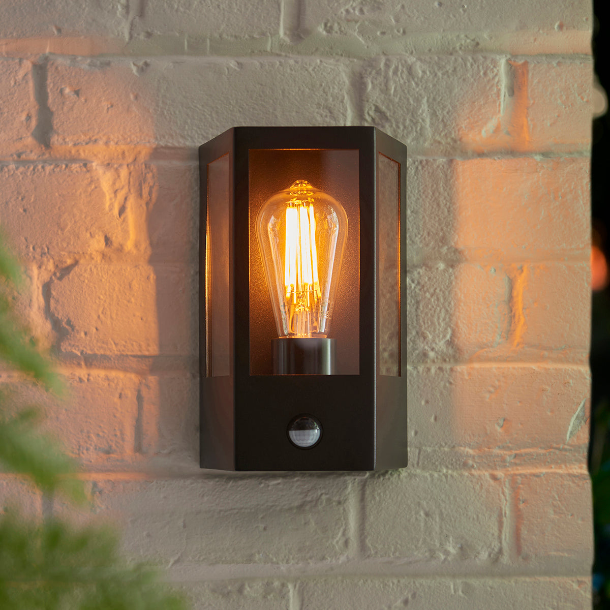 Huntingdale PIR Wall Light