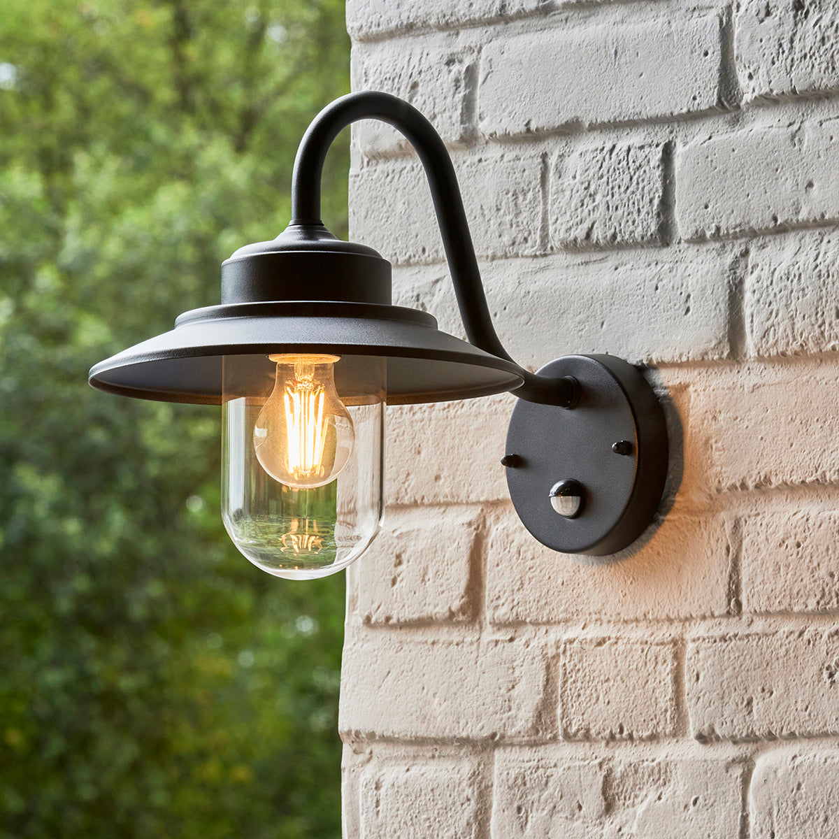 Thornley PIR Wall Light