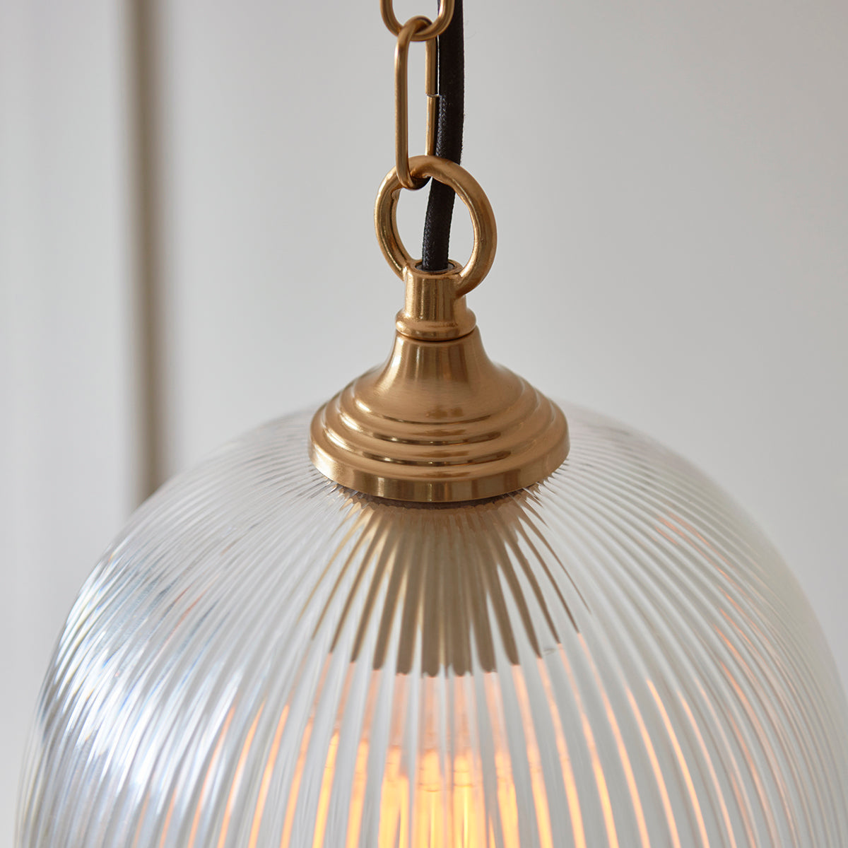 Ashton Ribbed Pendant