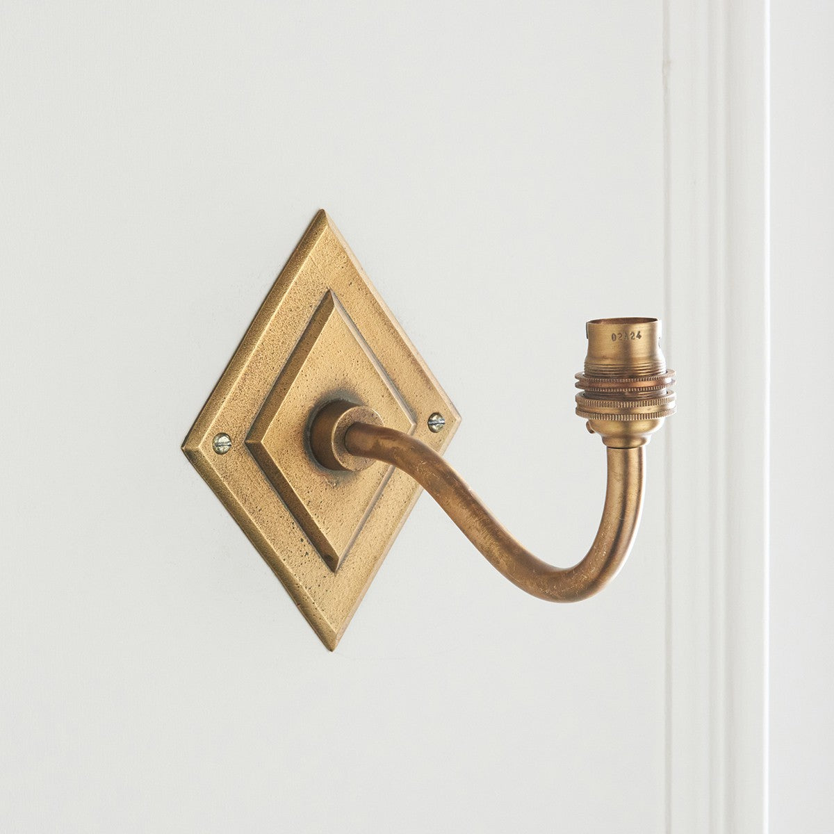 Diamonte Curva Brass Wall Light Fitting with Artisan Sand Casting
