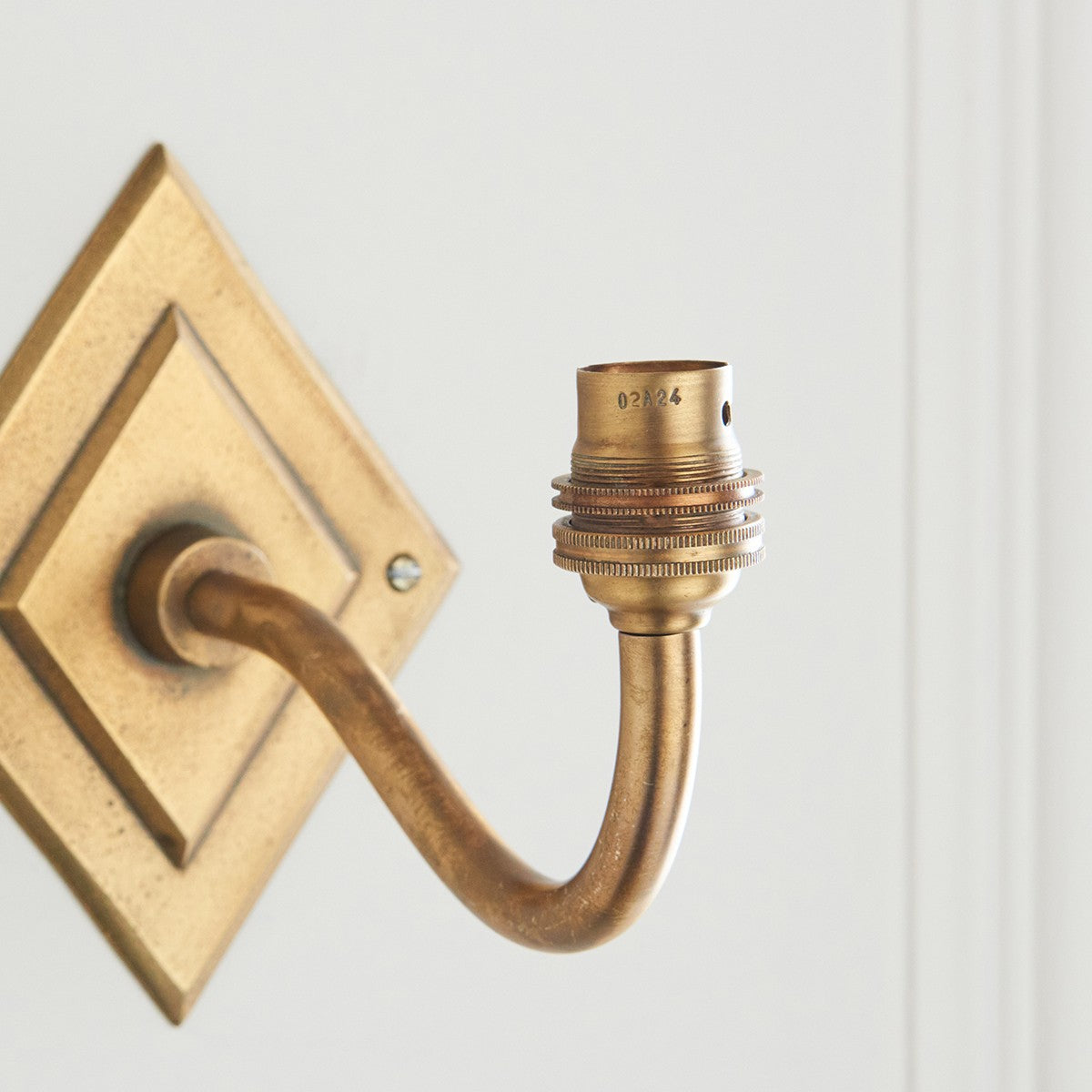 Diamonte Curva Brass Wall Light Fitting with Artisan Sand Casting
