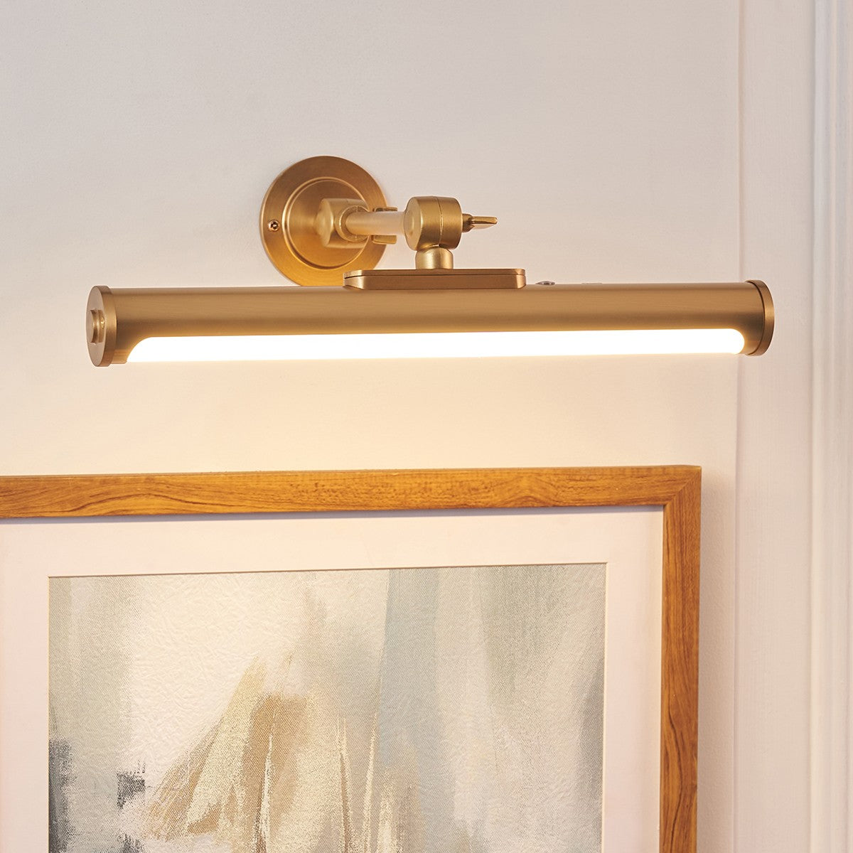 Kesa Battery Operated Picture Light in Warm Brass Finish