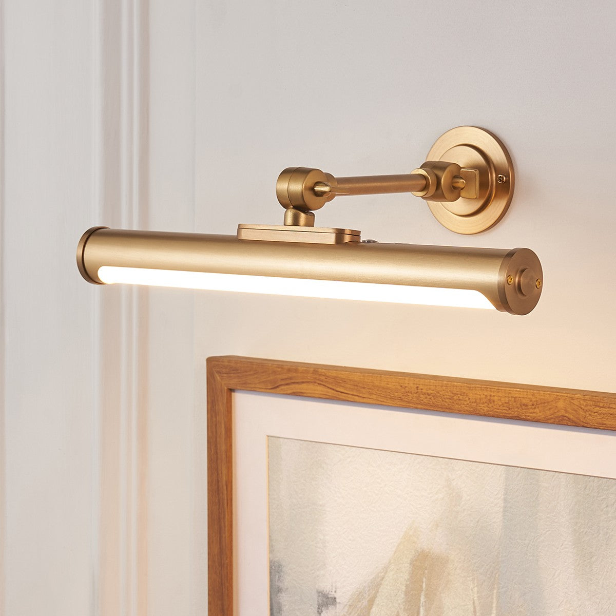 Kesa Battery Operated Picture Light in Warm Brass Finish
