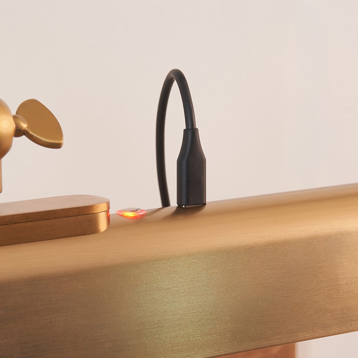 Dalen Rechargeable Picture Light in Warm Brass