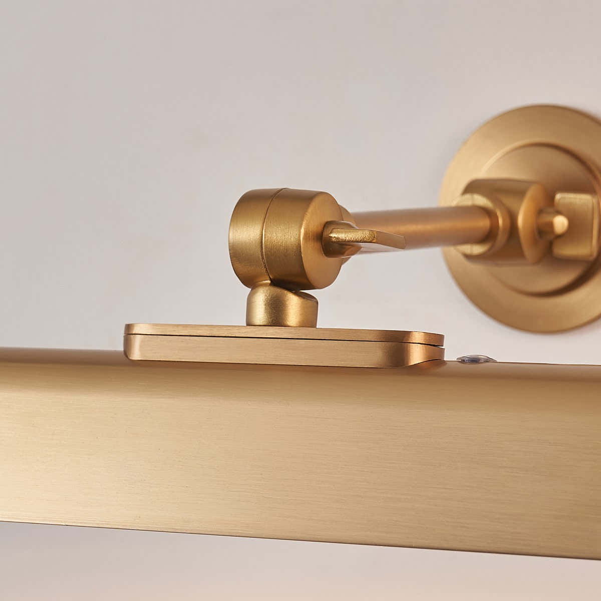 Dalen Rechargeable Picture Light in Warm Brass