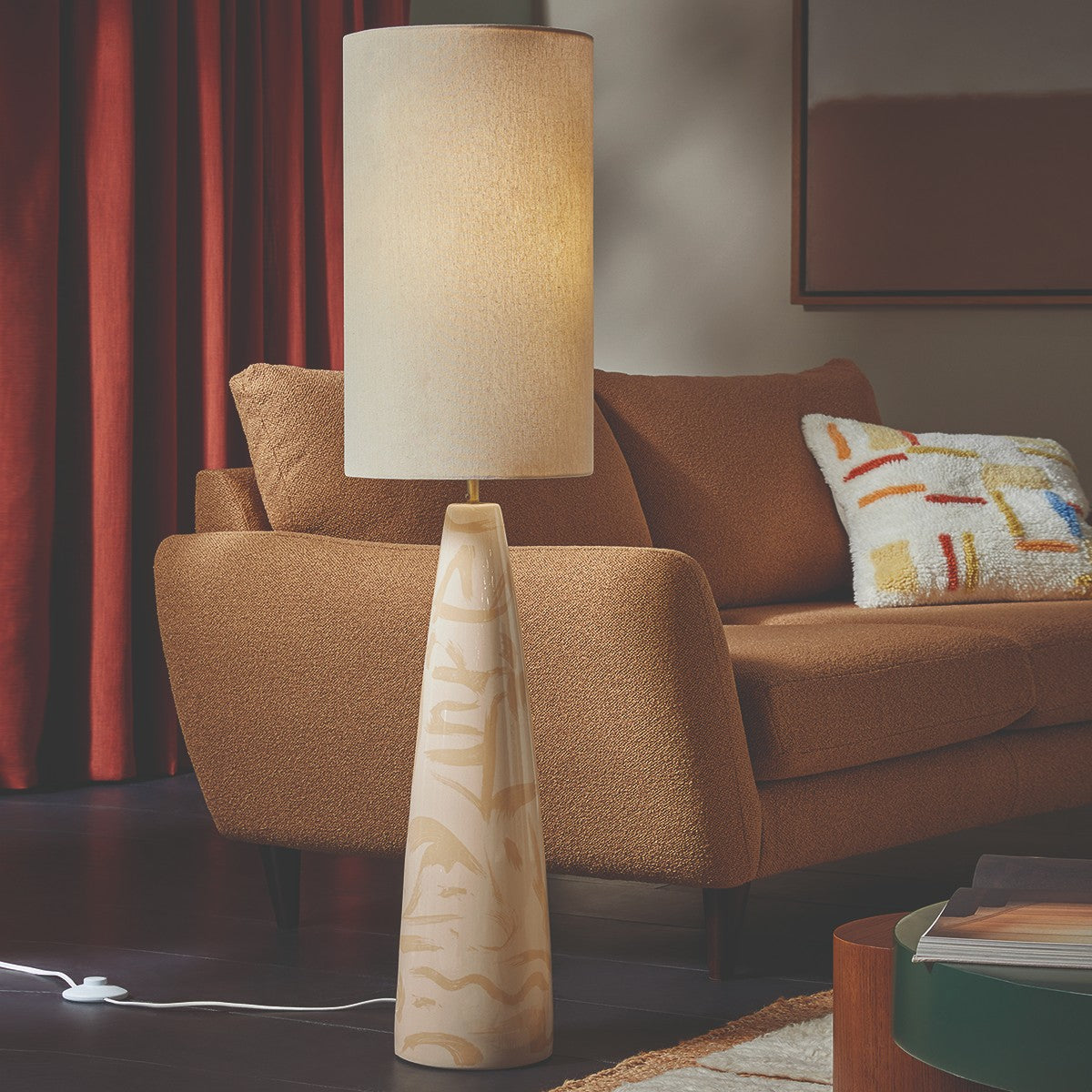 MADE Vince Cream Floor Lamp with Ceramic Lamp Base and Natural Linen Lampshade