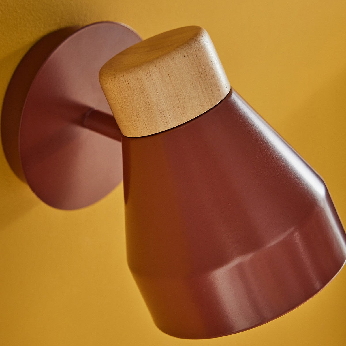 Terracotta & Natural Wood