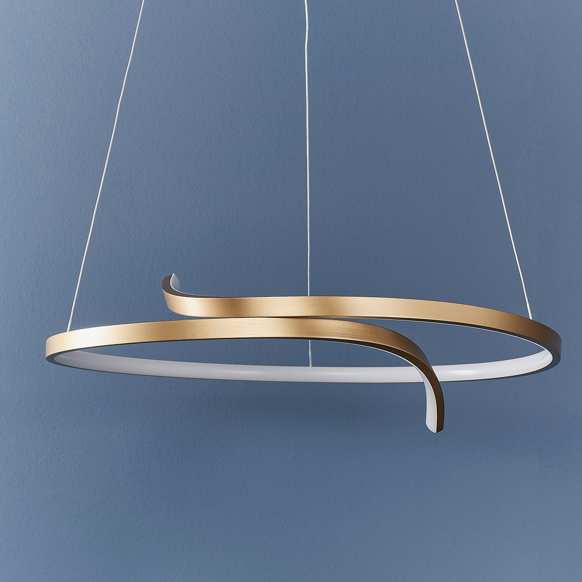 Brushed gold plated & white silicone