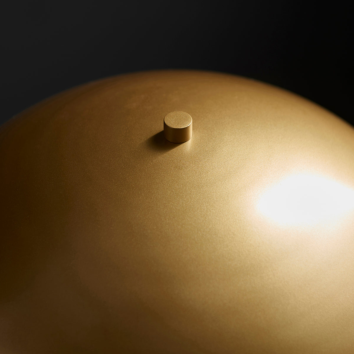 Crimino Table Lamp in Gold and Bronze