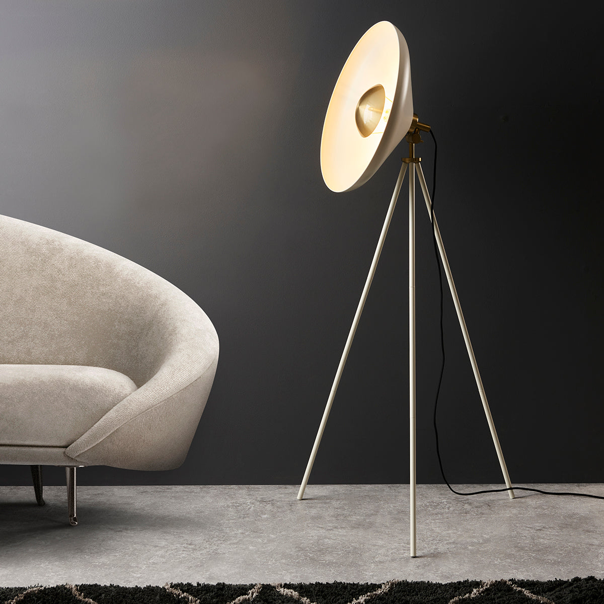 Warm white & brushed brass plate