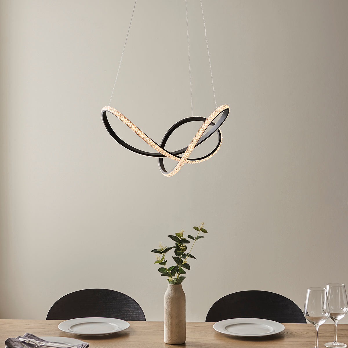 Evan Swirl Pendant in Textured Black