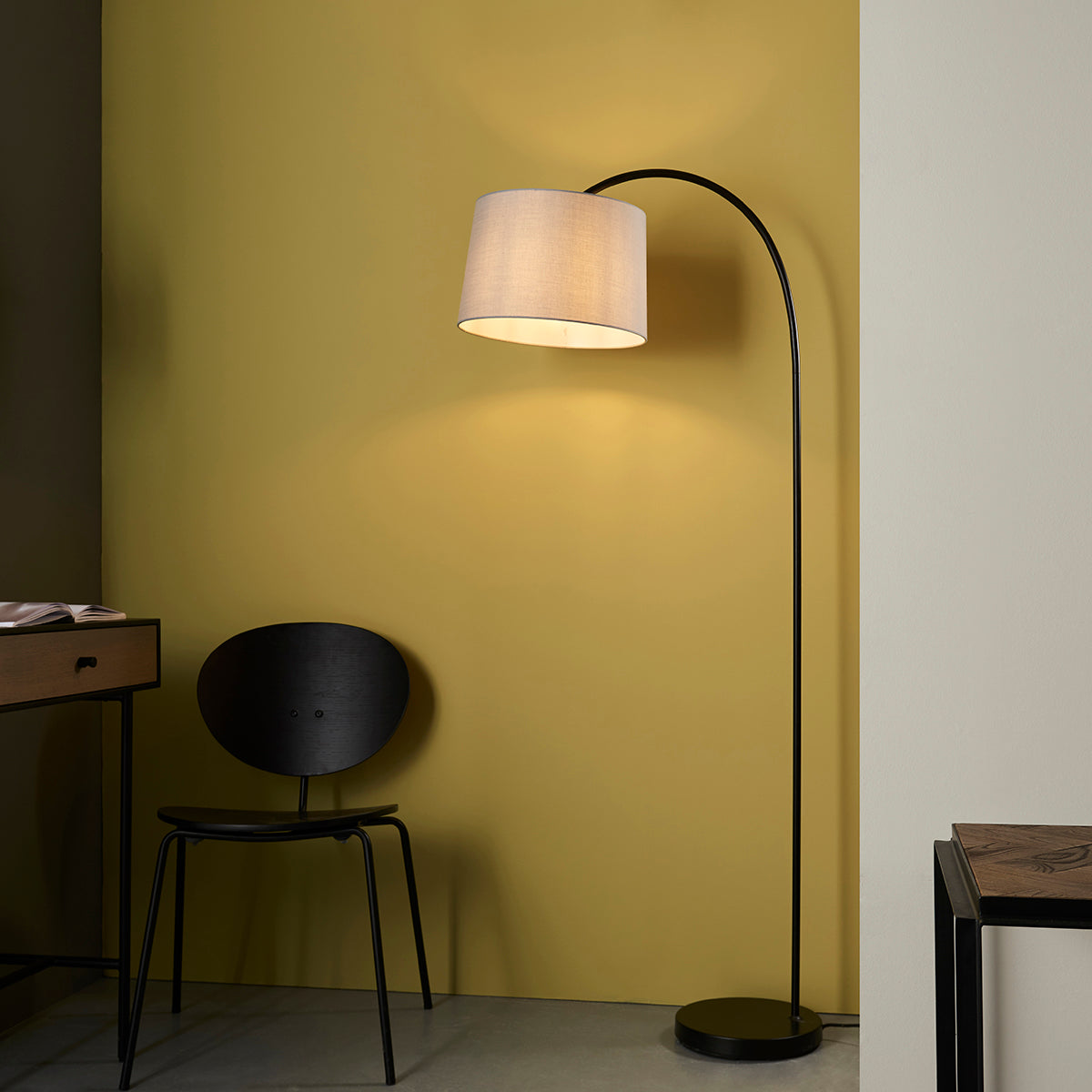 Willow Curved Floor Lamp in Black and Grey
