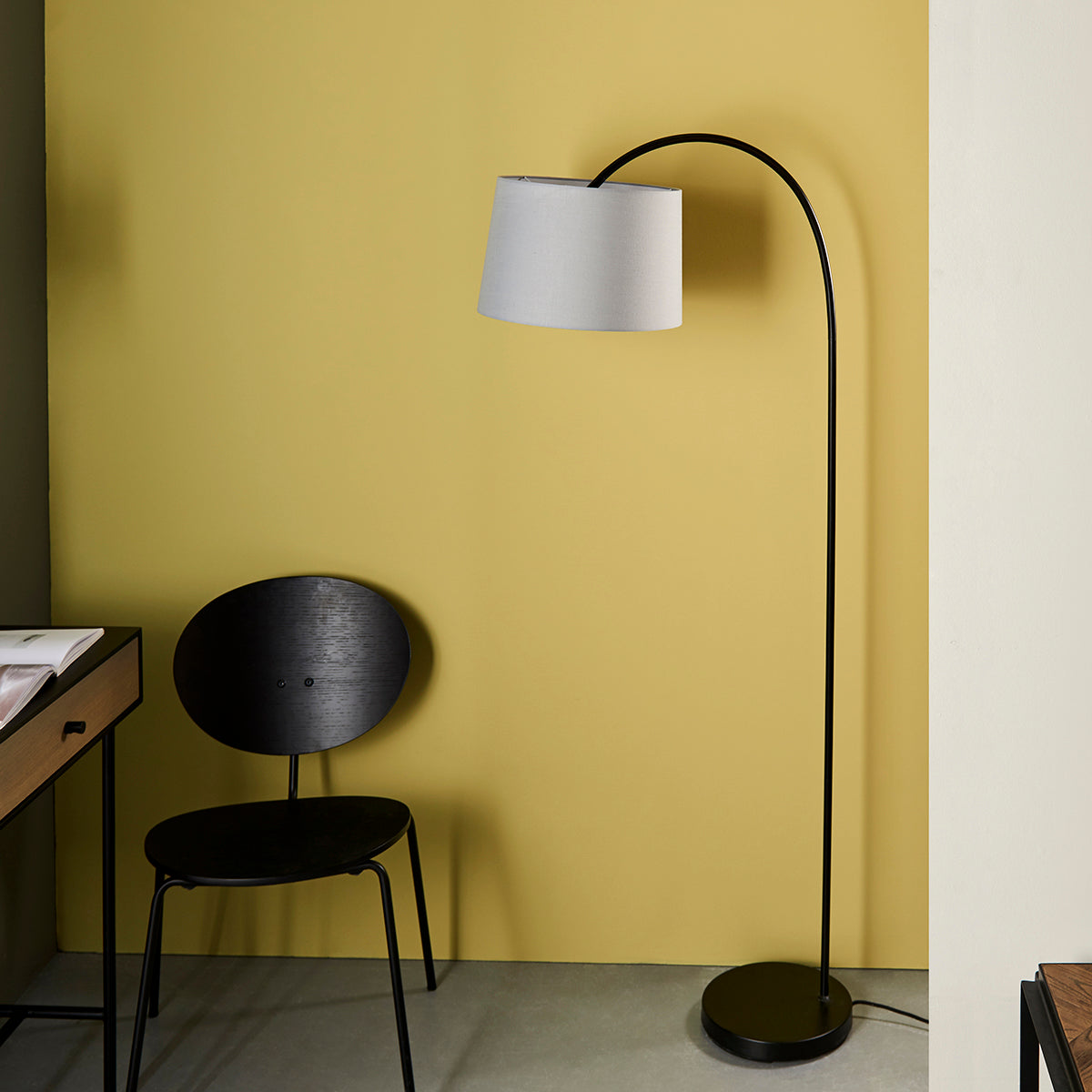 Willow Curved Floor Lamp in Black and Grey