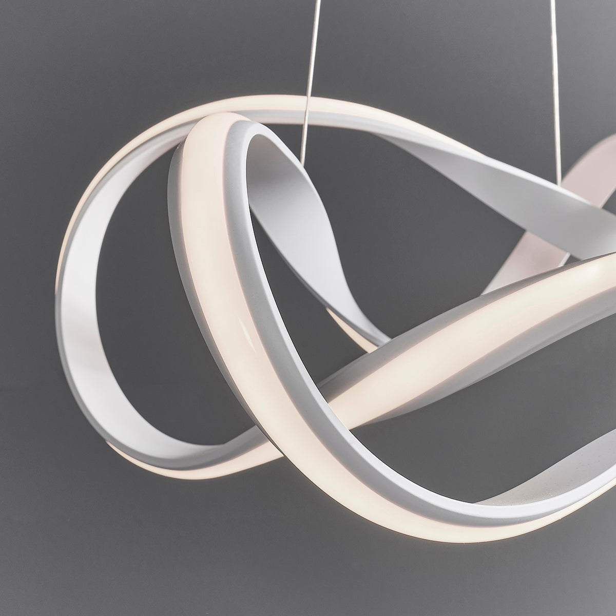 Atlas Pendant in Textured White
