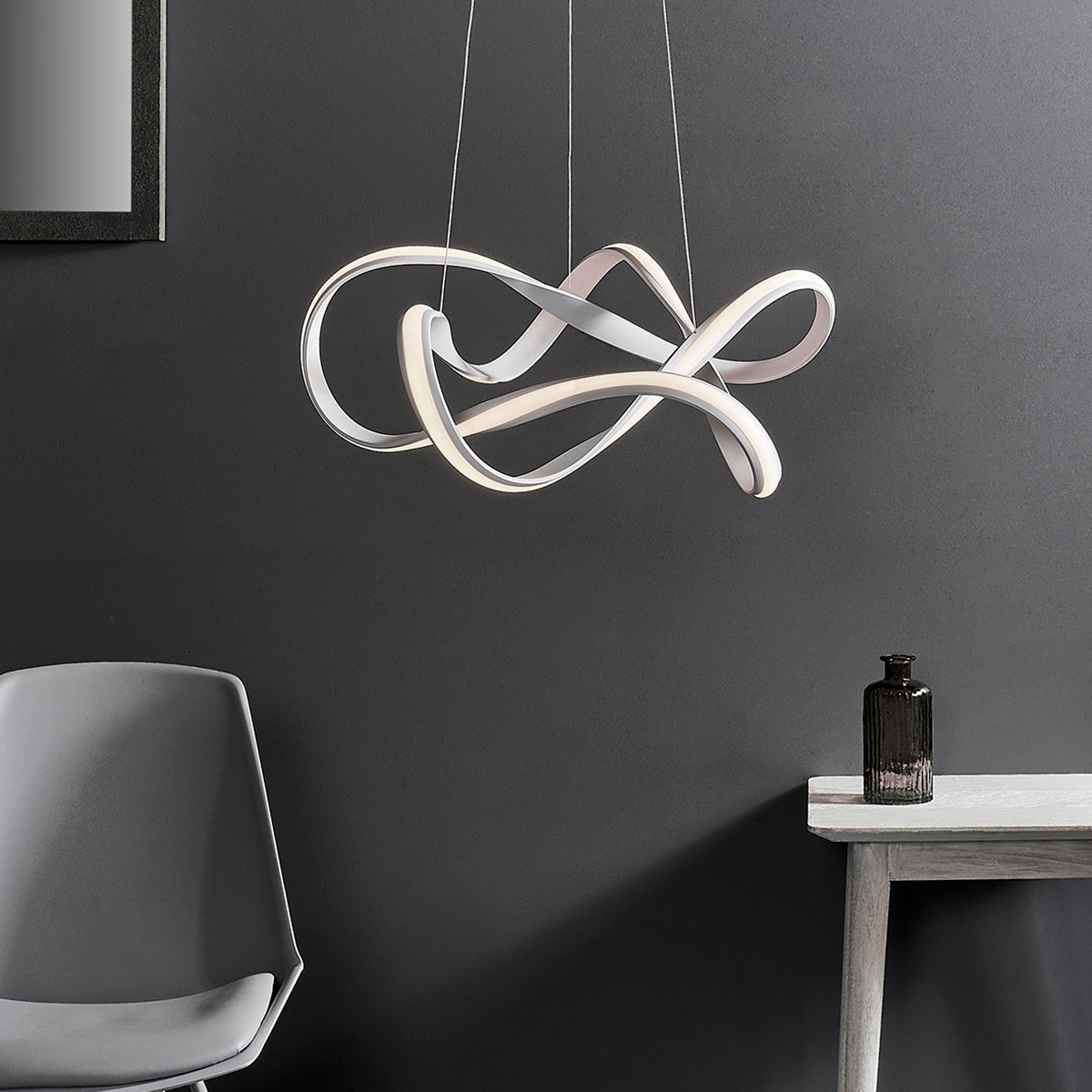 Atlas Pendant in Textured White